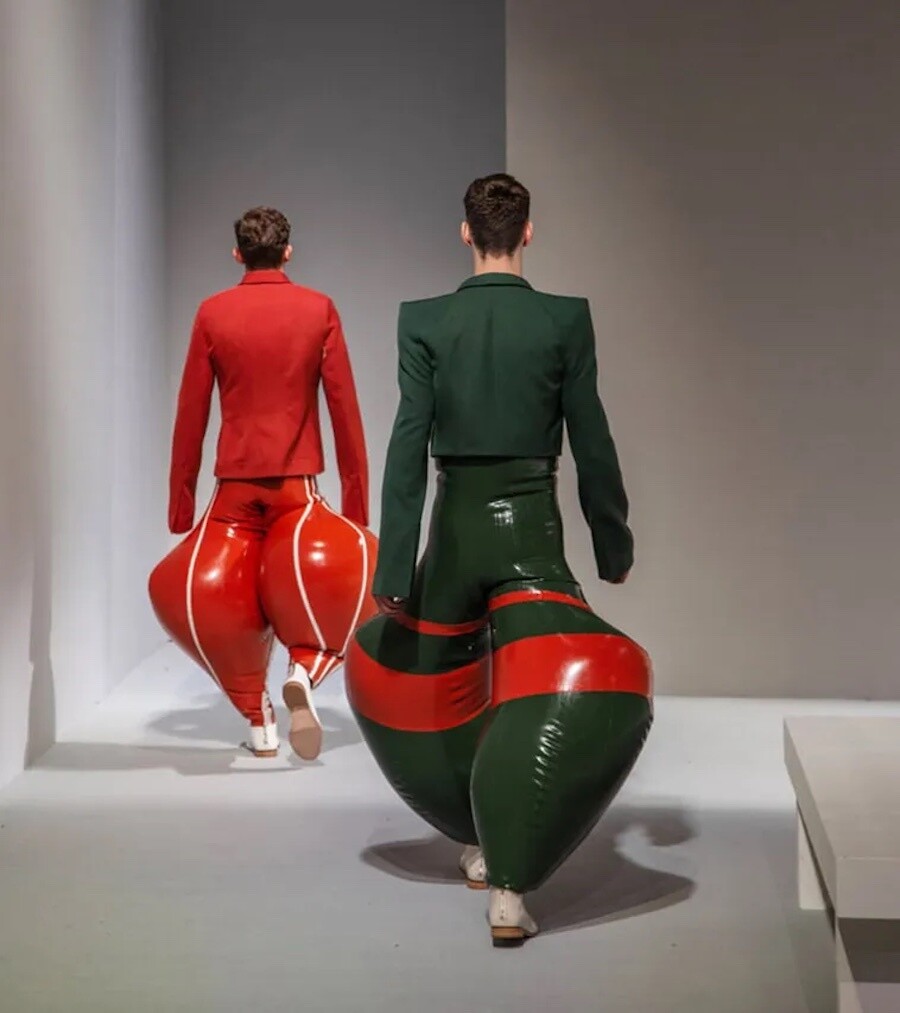 pantalones latex harikrishnan moda 5