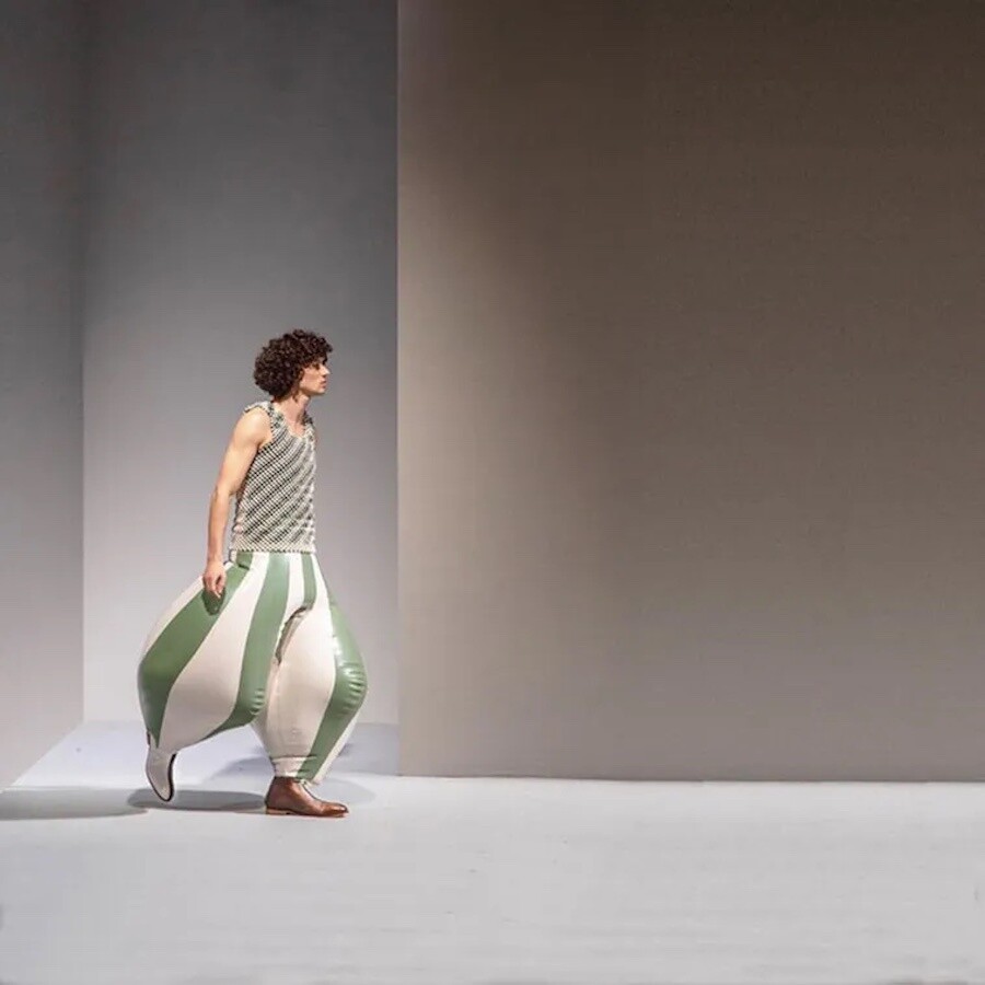 pantalones latex harikrishnan moda 8