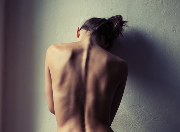 Los desnudos luminosos de las fotografías de Hannes Caspar