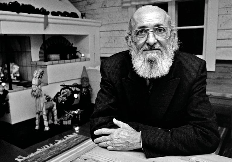 Paulo Freire analiza qué es enseñar y qué es aprender