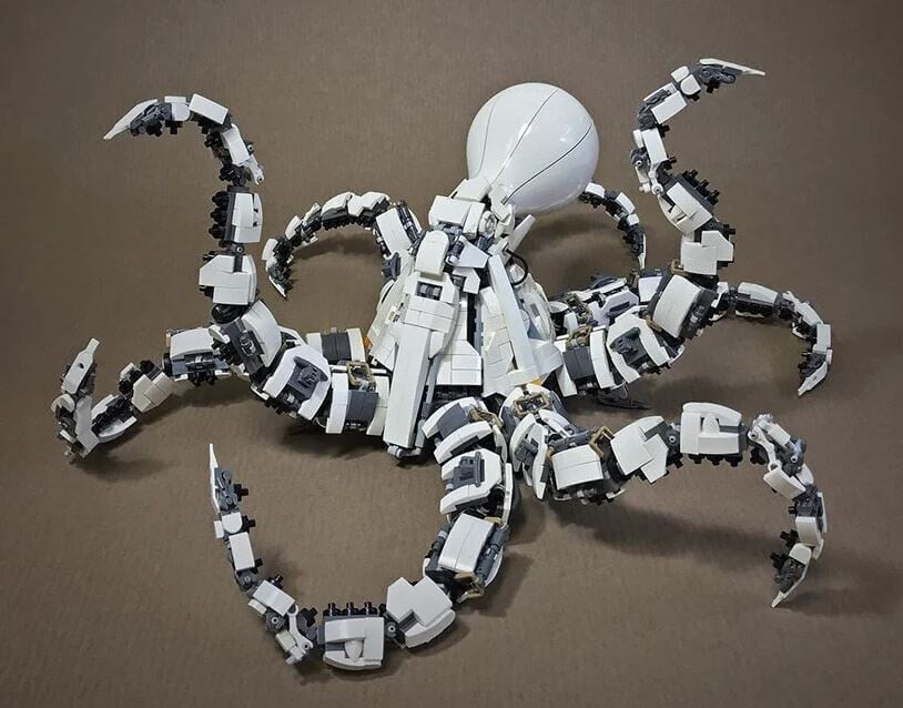 Un fan de LEGO crea animales robóticos propios de un universo cypberpunk