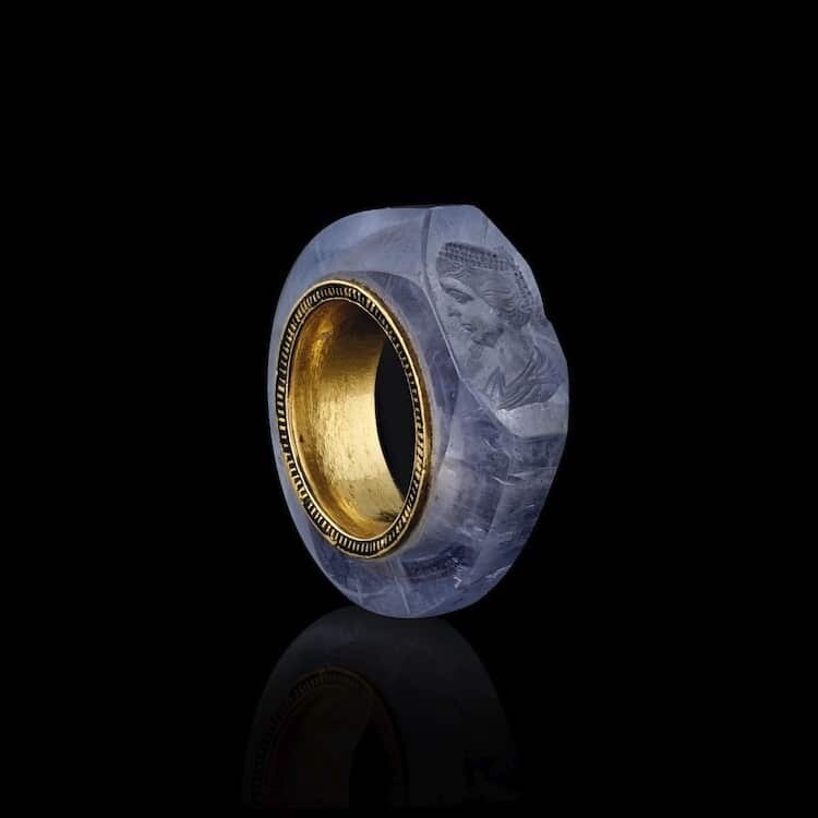 anillo tallado retrato caligula 2000 anos antiguo 3
