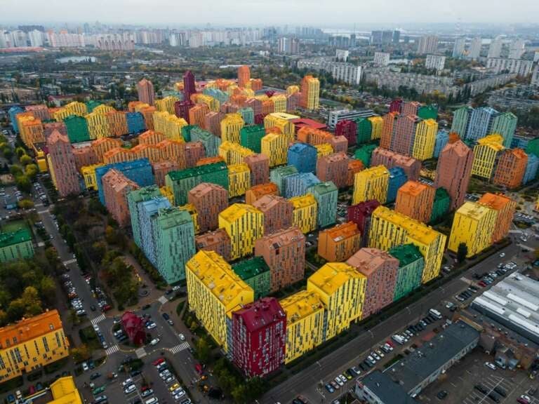 Comfort Town: un colorido barrio de Kiev para vivir como en una construcción de LEGO