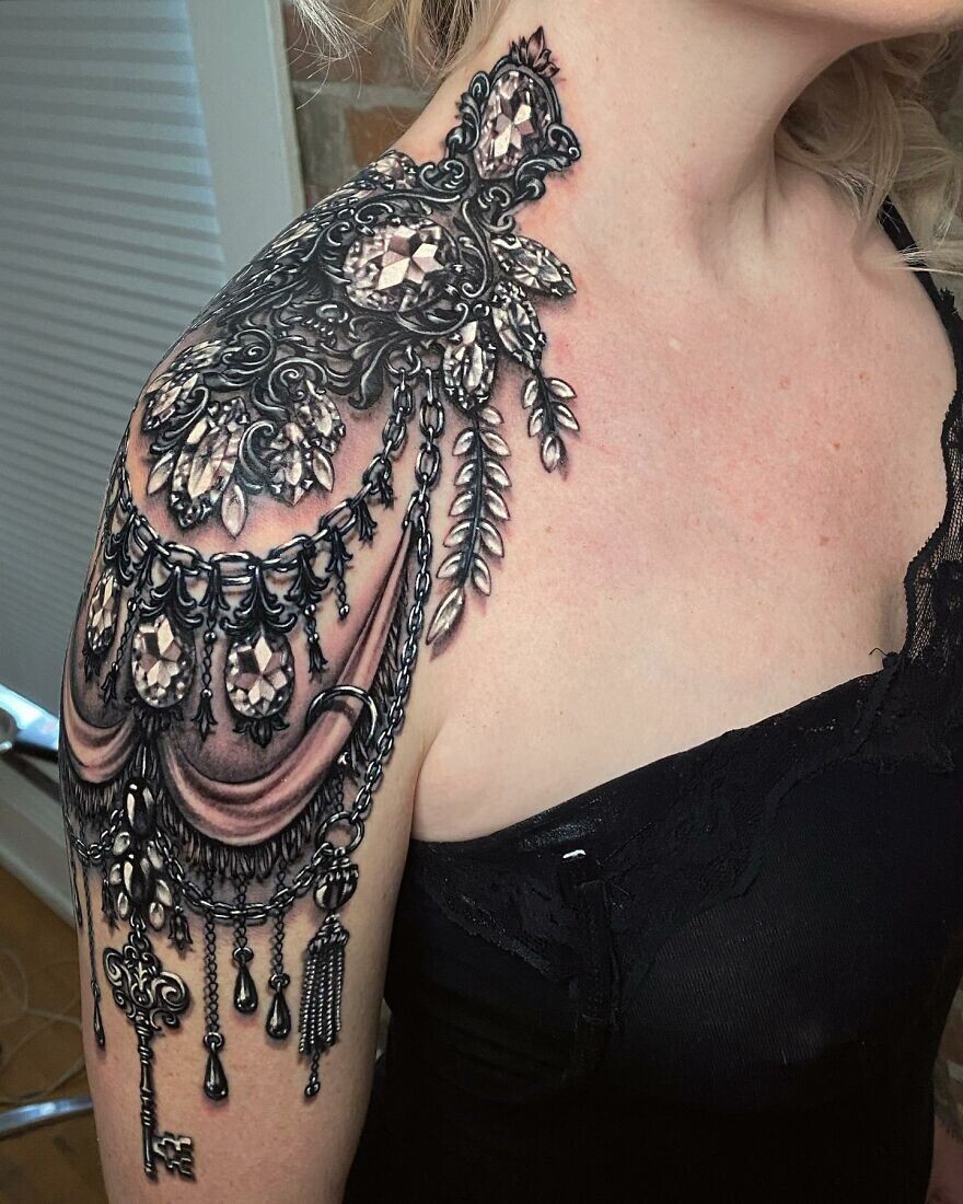 ryan ashley tatuaje joyeria realismo 7