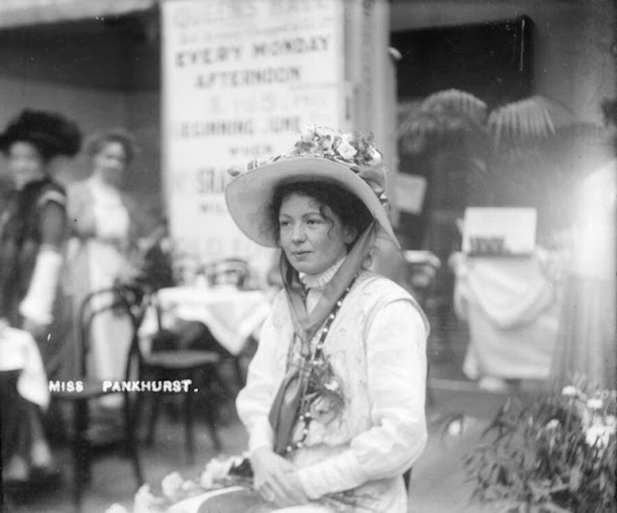 Christabel Pankhurst, una destacada líder del movimiento sufragista en el Reino Unido. Fotografía de Christina Broom.