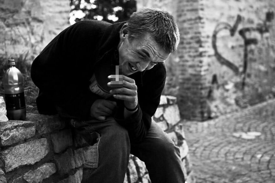 david tesinsky sociedad adiccion fotografia callejera blanco y negro 1