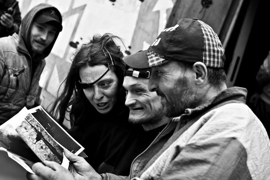 david tesinsky sociedad adiccion fotografia callejera blanco y negro 3