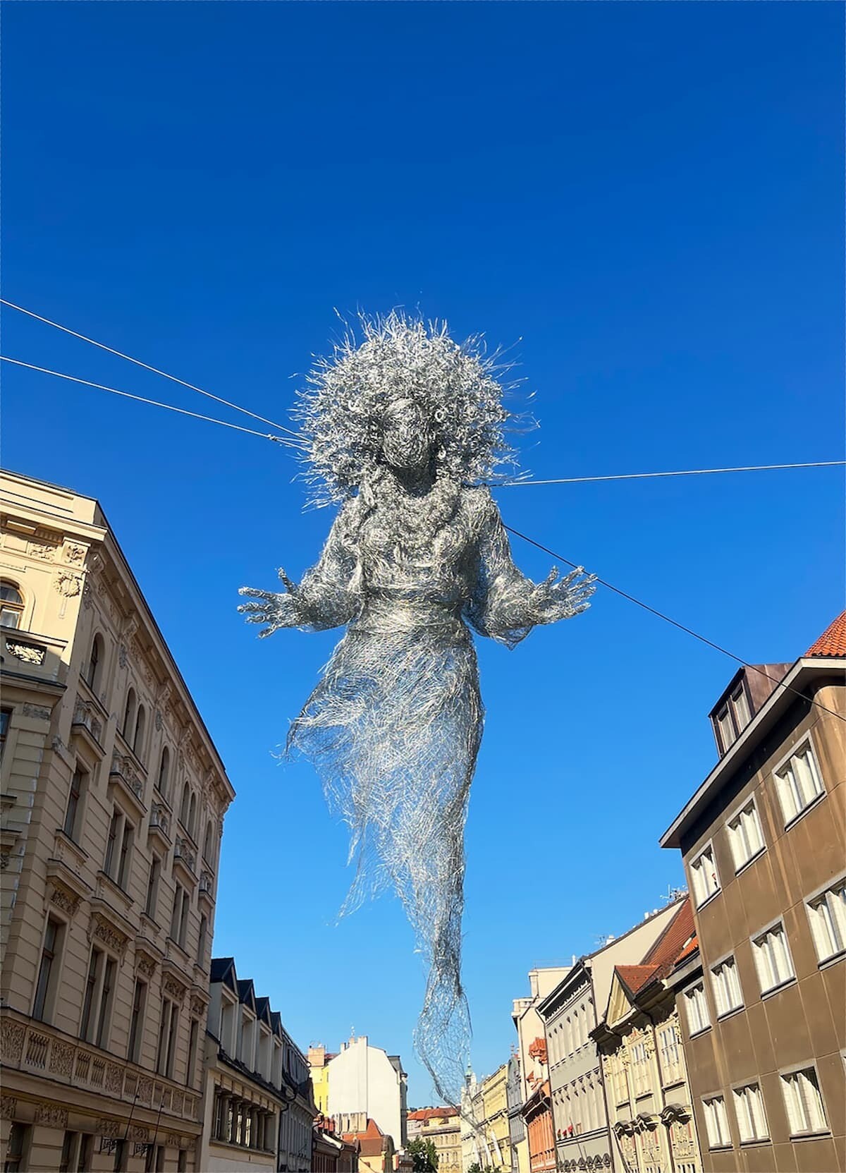 veronika psotkova ucrania escultura homenaje praga paz 1