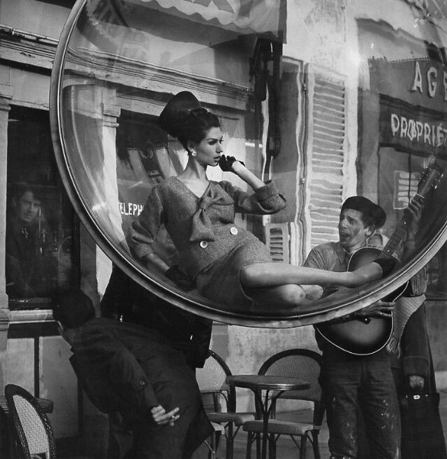 melvin sokolsky serie fotografia burbuja moda mujer flotar 10