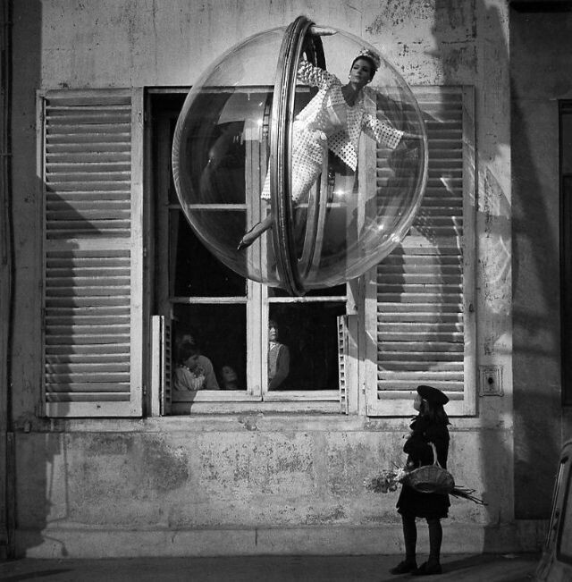 melvin sokolsky serie fotografia burbuja moda mujer flotar 3
