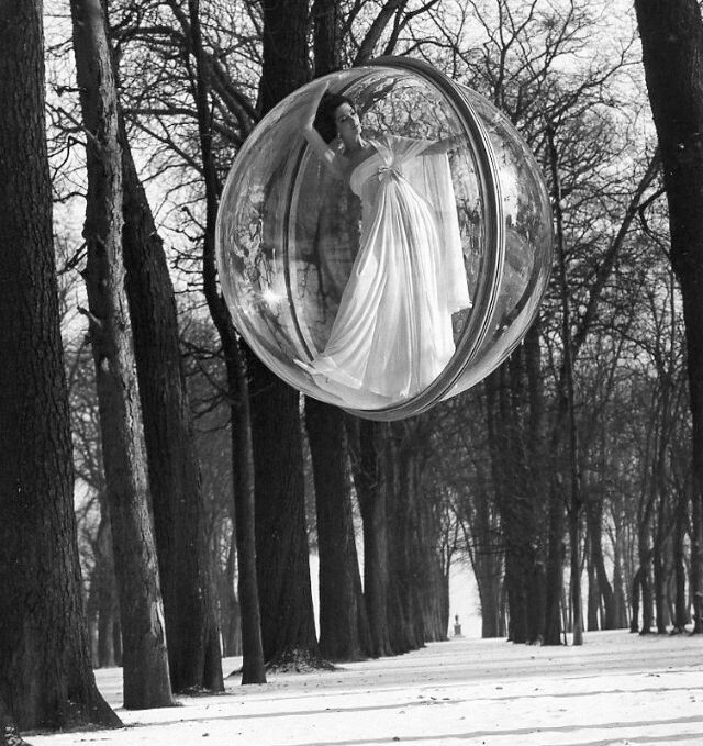 melvin sokolsky serie fotografia burbuja moda mujer flotar 7