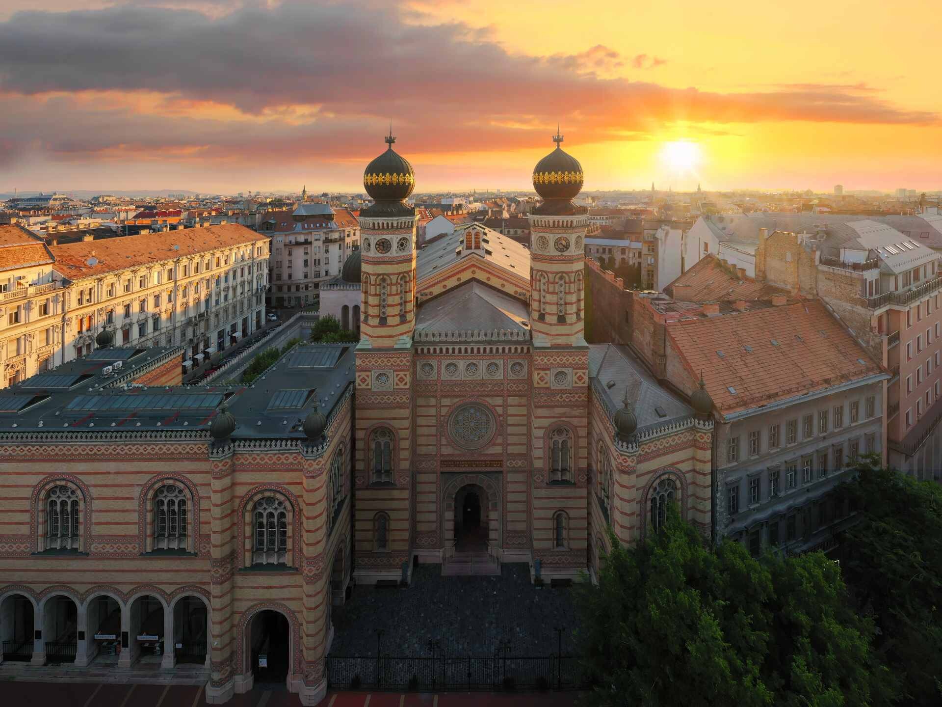 turismo hungria robert capa imre kertesz elisabeth vilma lwoff parlaghy budapest ruta recorrido 4