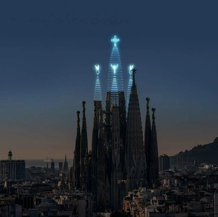 drift arquitectura futuro drones noche luces coliseo sagrada familia 1