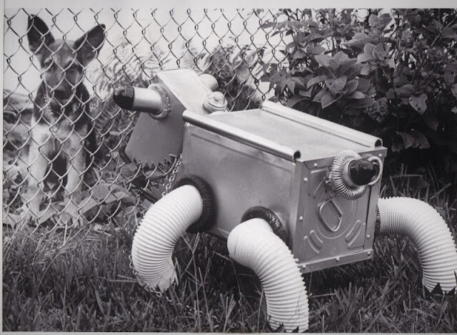 robots antiguos vintage tecnologia uncanny fotos