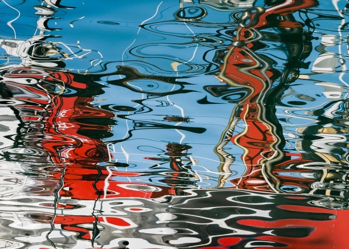 santos turino fotografia abstracta mar movimiento bilbao caleidolia dialogo entre dos figuras rojas.1