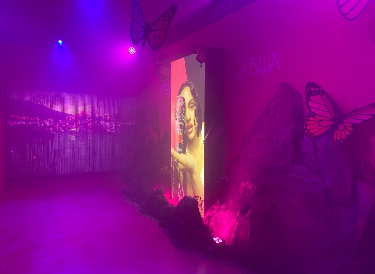 movement experience coca cola creations rosalia bebida transformacion pop up