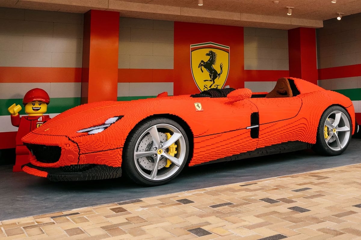 Un Ferrari de 1.340 kilos hecho con más de 380.000 piezas de LEGO