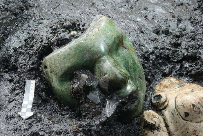 Curiosos descubrimientos arqueológicos. Máscara de piedra verde con 2.000 años
