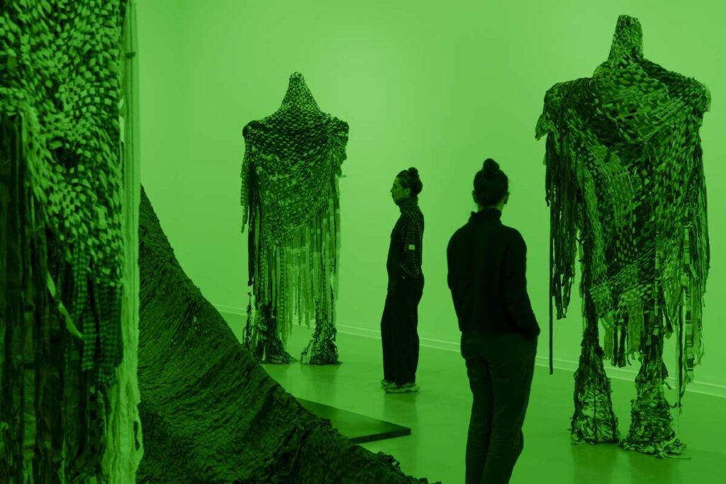 Loving the Alien, de Mari Katayama, en una exposición en La Casa Encendida.