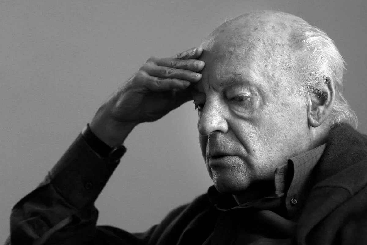 "Los agujeros del pecho se llenan atiborrándolos de cosas": Eduardo Galeano, sobre el consumismo