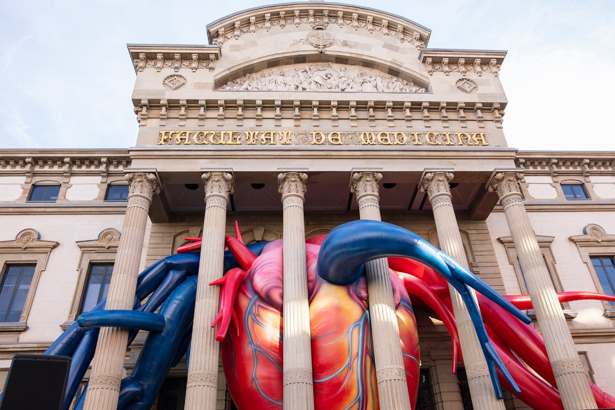 El corazón de Jaume Plensa que corona la Universitat de Barcelona