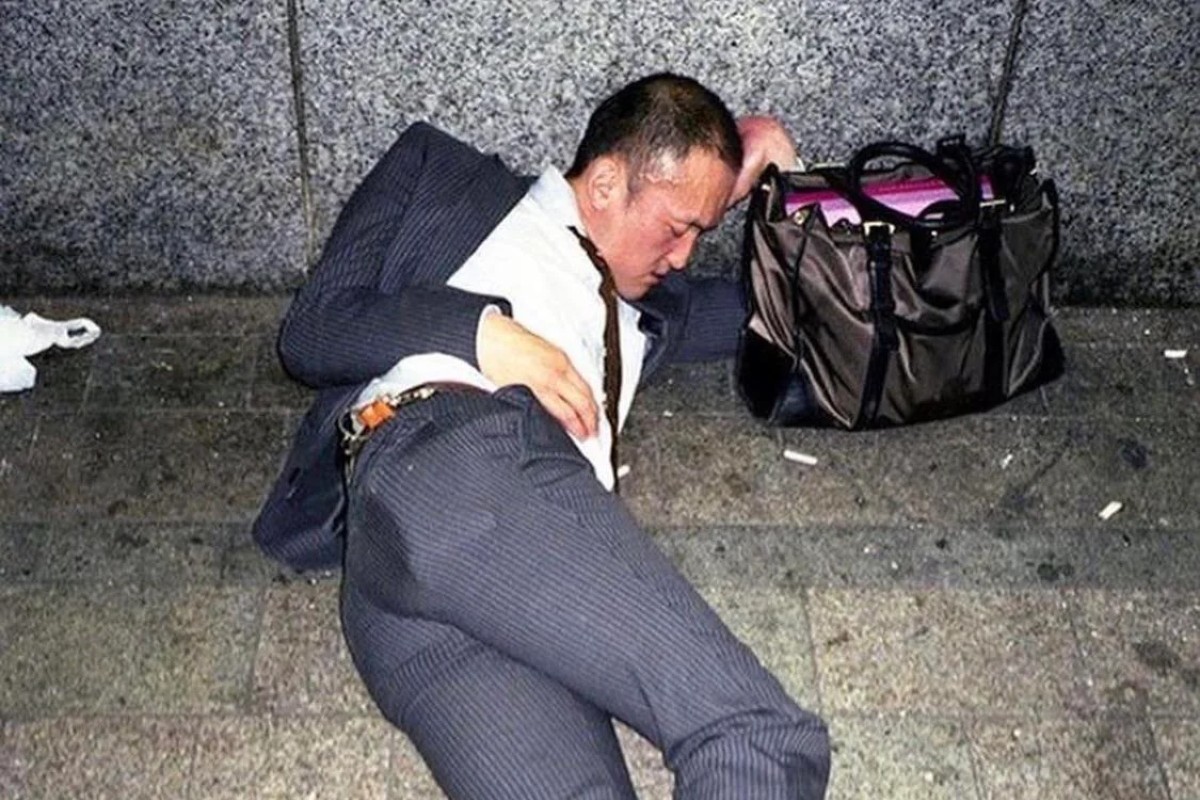 Estas fotos de Pawel Jaszczuk muestran cómo es la jornada de 60 horas en Japón