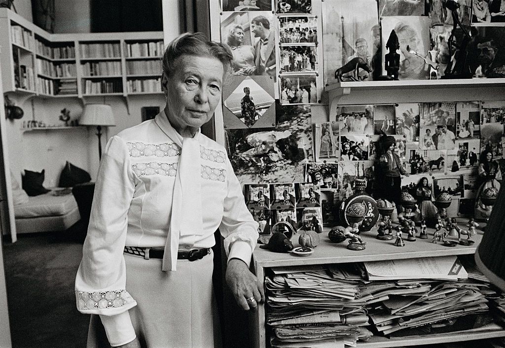 Cómo evitar que la vida se convierta en una parodia, por la escritora Simone de Beauvoir
