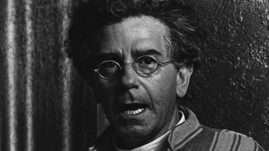 El filósofo marxista Antonio Gramsci reflexiona sobre la apatía en "Odio al indiferente".