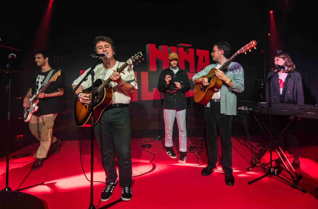 La banda Niña Polaca tocando. Todas las imágenes son cedidas por @nabscab