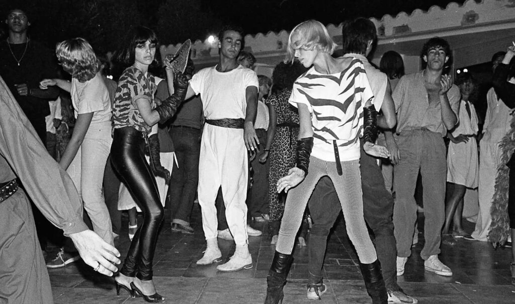 Fotografía del artista español Oriol Maspons en Ibiza en los años 80