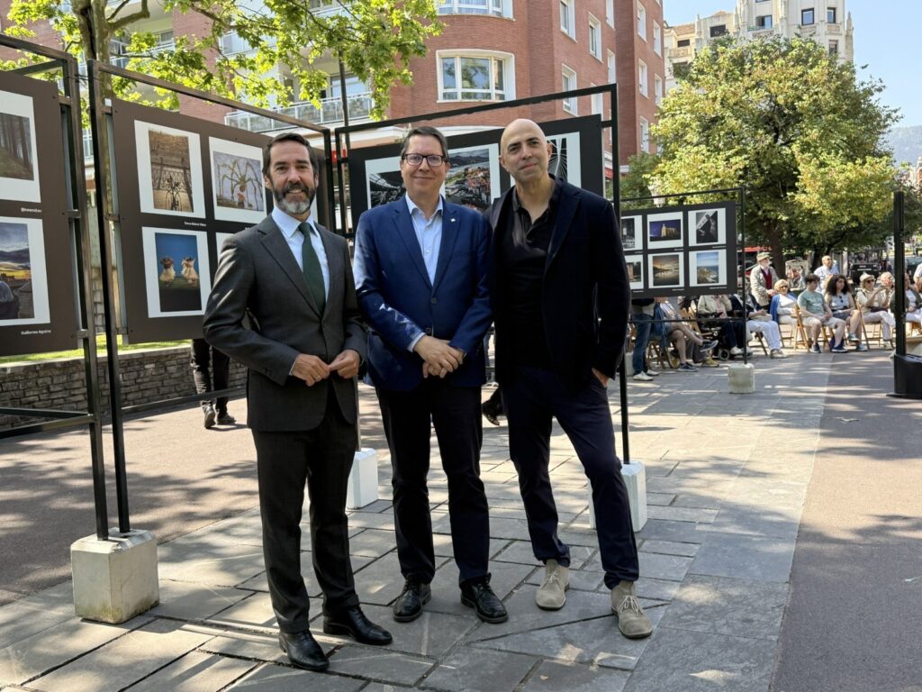 De izquierda a derecha: Rafael Orbegozo ,Gonzalo Olabarria Villota y Juan Yuste.