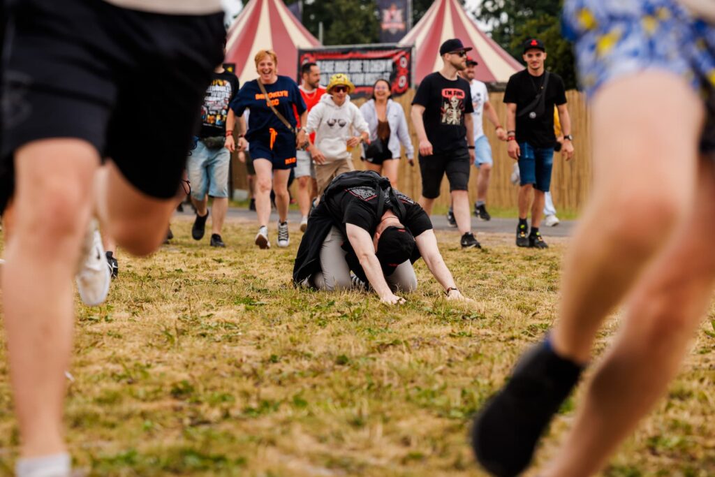 Defqon.1: Personas llegando al recinto