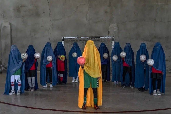 Ebrahim Noroozi deportistas mujeres afganas