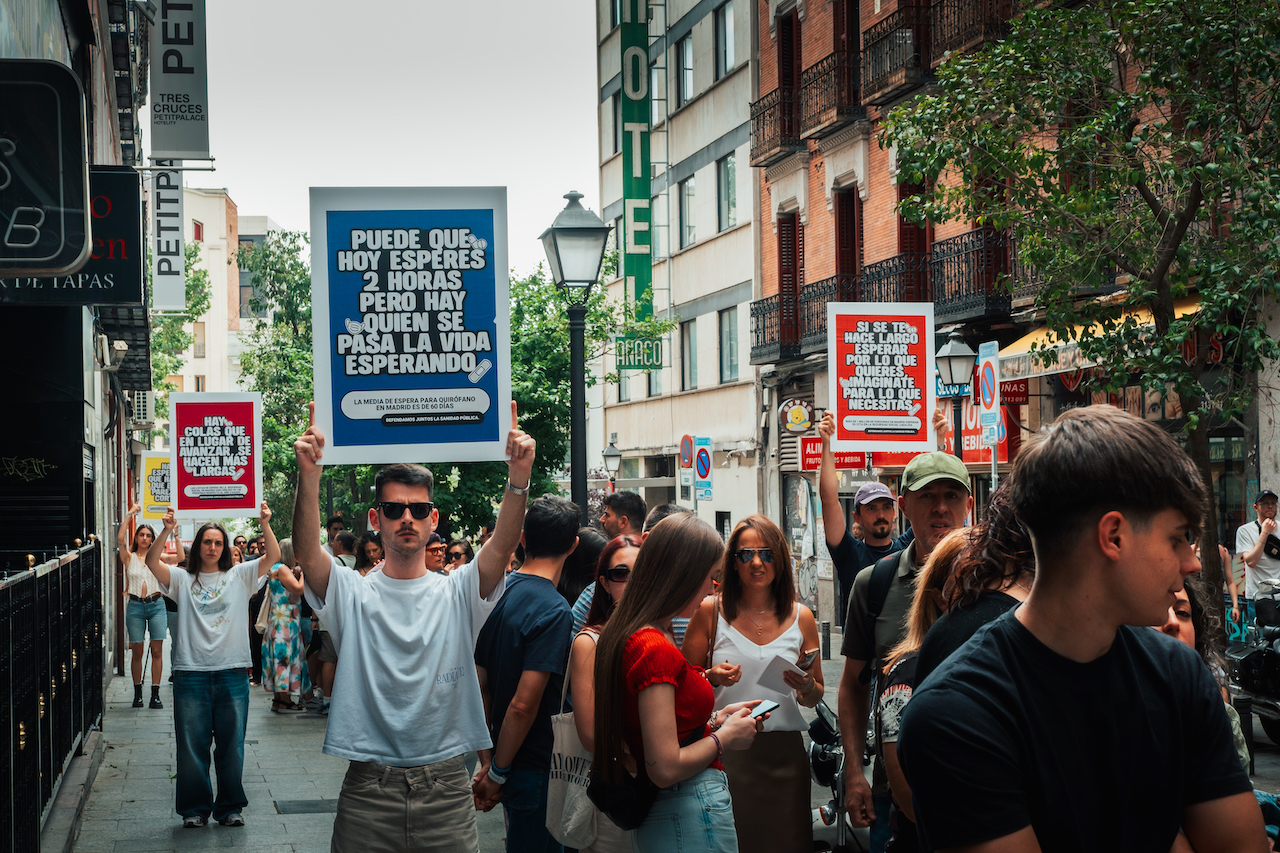 "¿Cuánto tiempo estás dispuesto a esperar por tu vida?": una campaña sobre la sanidad pública