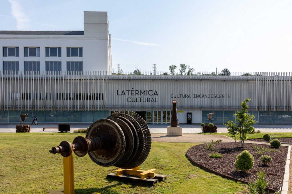 Fachada de la Térmica Cultural en Ponferrada