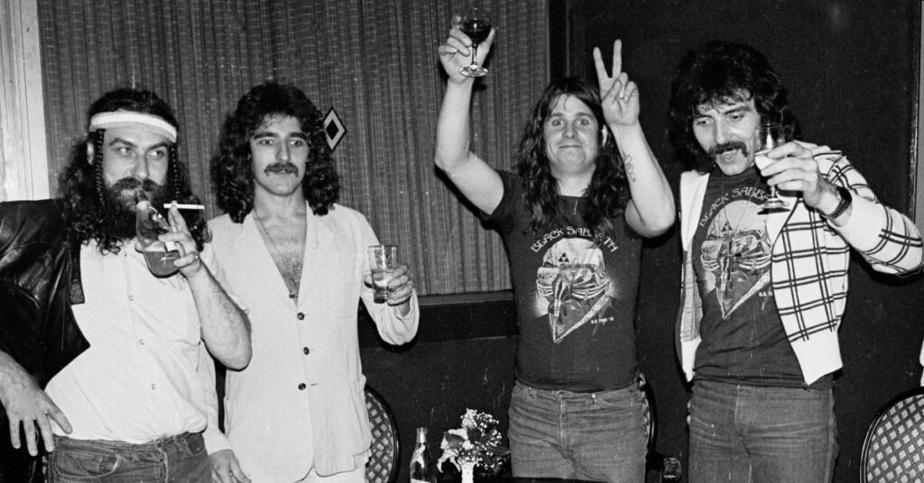 Fotografía de Ozzy Osbourne junto al resto de integrantes de Black Sabbath.