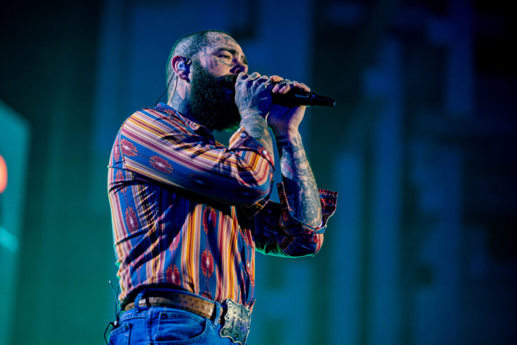 Actuación de Post Malone en el Big Beast, en Soundstorm 2025.
