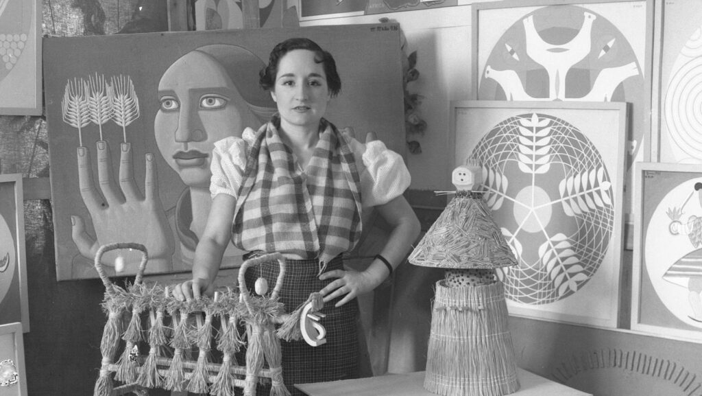 Maruja Mallo posa en su estudio de Madrid en 1936. CASA MORENO.